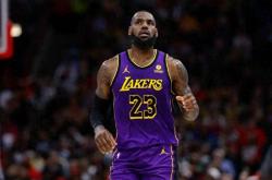 NBA仅4位常规赛“千胜將(jiāng)军”乔丹(dān)差294场、科比差164场，詹杜库呢