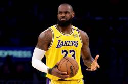 2025-26赛季NBA赛程解析：湖(hú)人勇士等四队霸榜全国直(zhí)播，黄蜂最惨