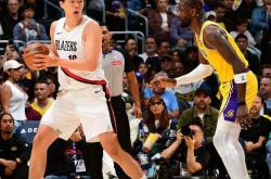 NBA｜首次打(dǎ)NBA背靠(kào)背 杨瀚森未能把握住机会