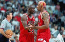 有趣，丹尼斯·罗德曼对比邁(mài)克尔·乔丹和勒(lēi)布朗·詹姆斯