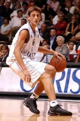 NBA总冠军到欧洲MVP：贝里内利的传奇生涯谢幕