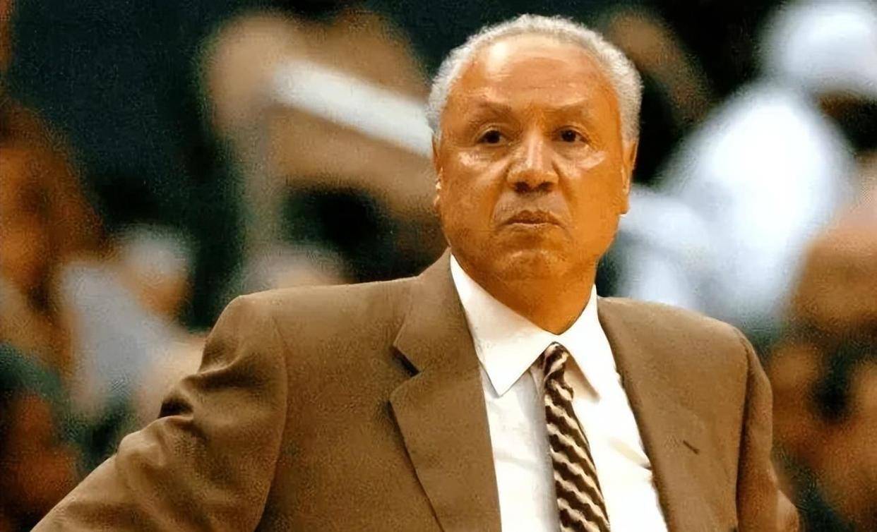 威尔肯斯去世，享年88岁，唯一同时入选NBA75大巨星和15大教练的传奇