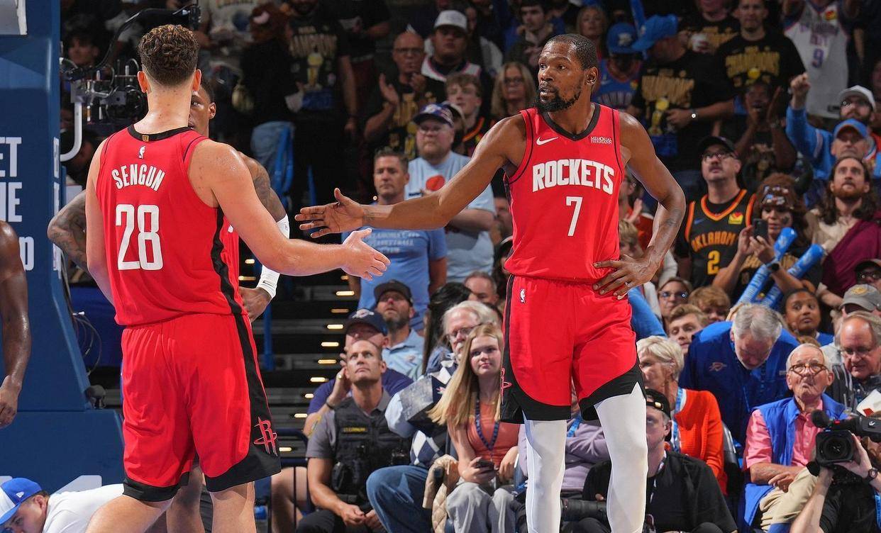 火箭跌出战力榜前三！NBA更新官方战力榜，雷霆15连胜登顶，NBA新王当立？